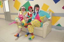 «Больничные клоуны» лечат детей